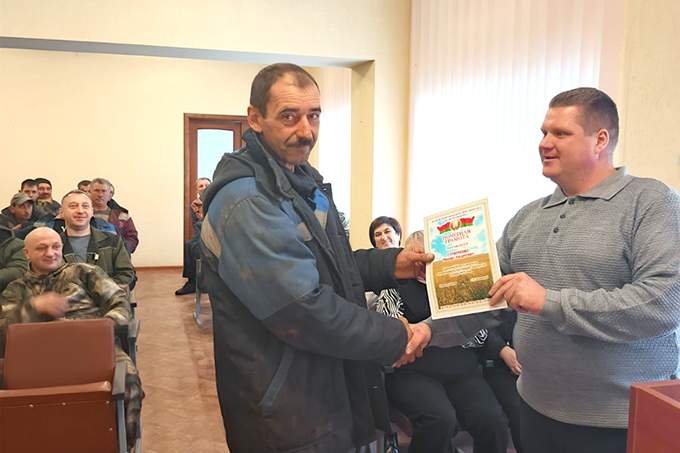 Кто стал лучшим в ОАО «Мстиславльлён» на уборке льнотресты