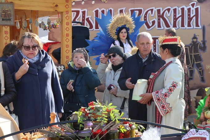 На мстиславском подворье в Кричеве многолюдно. Узнали почему