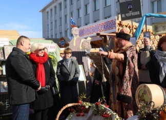На мстиславском подворье в Кричеве многолюдно. Узнали почему