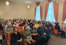 Узнали, чему учат в школе «Социального работника»