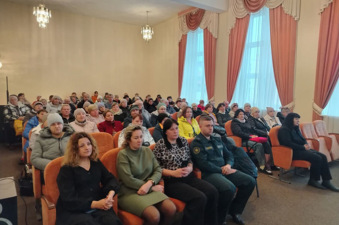 Узнали, чему учат в школе «Социального работника»