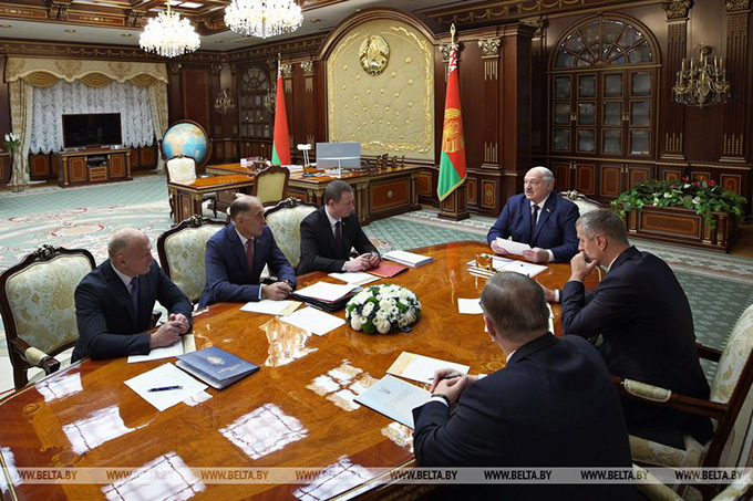 Президент собрал совещание по вопросам глобальной международной обстановки