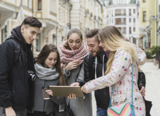 Почти две трети поляков не верят в своё влияние на страну