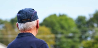 Досрочно на пенсию. Смотрите есть ли ваша профессия в списках.