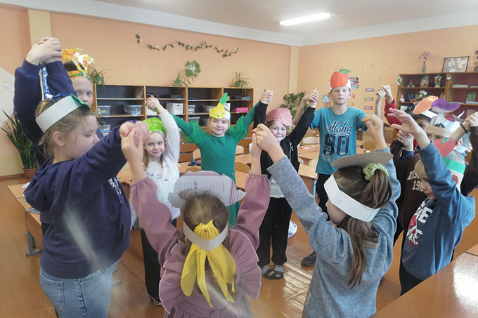 0-02-05-f6e6581bb4e865ab82f7c60a8c282df9011718a6a14ce68542304672b13d5625_9c5bbb04f2bab291 Узнали, как проходят осенние каникулы