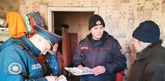 Спасатели и милиционеры проводят совместные рейды.