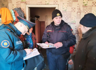 Спасатели и милиционеры проводят совместные рейды.