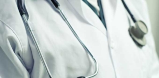 На 17 медицинских работников завели уголовное дело.