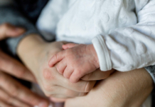 Выплата пособий семьям, воспитывающим детей 