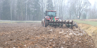 Посмотрите, какие работы ведутся на полях района Посмотрите, какие работы ведутся на полях района