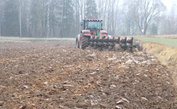 Посмотрите, какие работы ведутся на полях района Посмотрите, какие работы ведутся на полях района