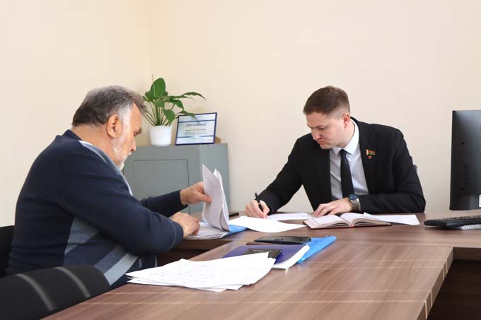 С какими вопросами обратились к депутату мстиславчане