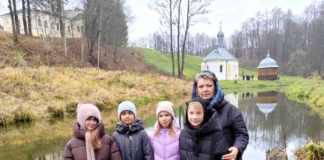 Как мстиславские школьники открывают для себя православные святыни.