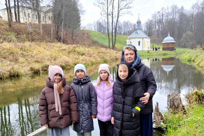 Как мстиславские школьники открывают для себя православные святыни.