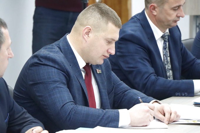 Рабочий визит Дмитрия Крутого в Мстиславль: новые ориентиры для агропромышленного комплекса региона