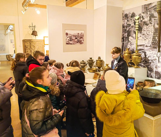 Гости из Дрибина и Кричева познакомились с историческим наследием Мстиславля