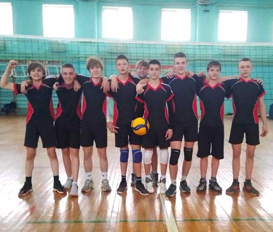 Мстиславские волейболисты завоевали путёвку на областной этап.