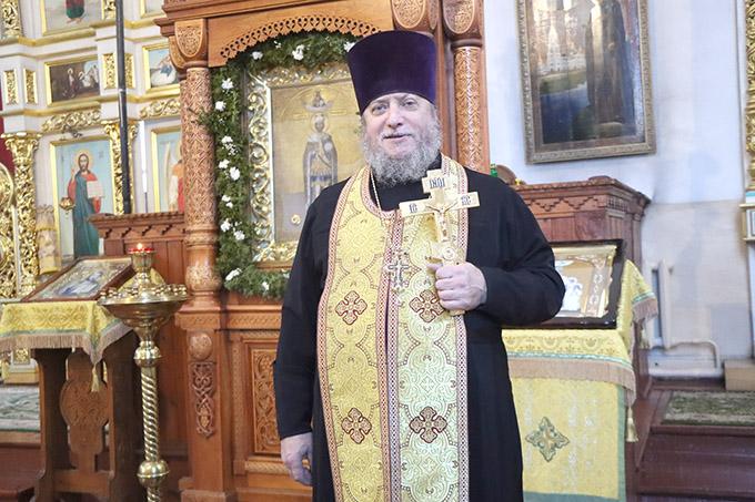 Благочинный Мстиславского округа протоиерей Вячеслав рассказал о тайне Рождества Христова