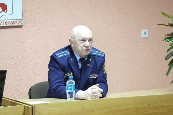 Прокурор Владимир Тривайло провёл встречу с коллективом ПМК №94.