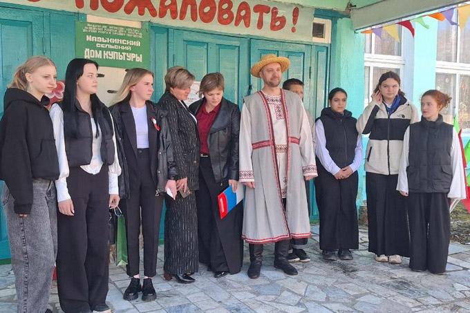 Работники культуры представили район на международном фестивале «Мост дружбы»