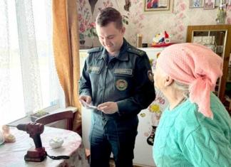 Спасатели проводят рейды в частном секторе и встречи с коллективами.