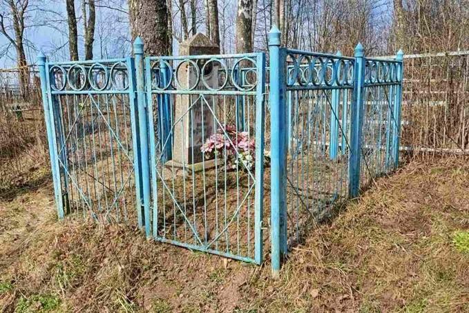 Трудовые коллективы района приводят в порядок гражданские кладбища