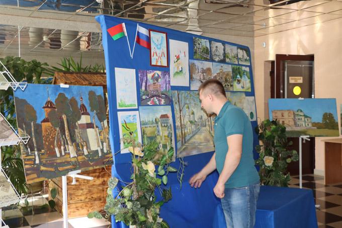 В Мстиславле открылись выставки ко Дню единения народов Беларуси и России