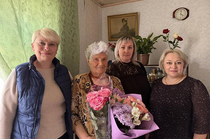 Как отметила юбилей ветеран педагогического труда Мария Волекова 