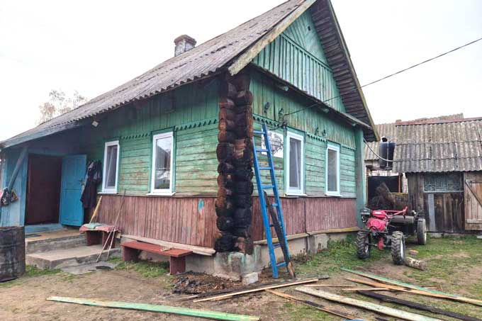 В аг. Ходосы произошёл пожар: горел жилой дом.