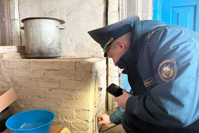 «Дом без пожара»: как спасатели учили сельчан безопасности