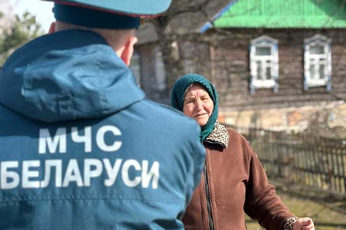 «Дом без пожара»: как спасатели учили сельчан безопасности