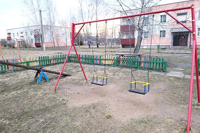 ВВ Жители аг. Мишни навели порядок на детской площадке