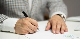 Больничный после увольнения: в каких случаях белорусы могут получить выплаты