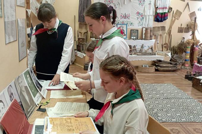 «Беларусь помнит. Помним каждого». Как реализуют проект школьники из аг. Ходосы.