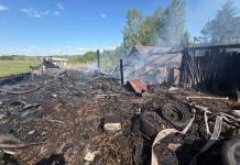 В Мстиславском районе произошёл пожар. Огонь уничтожил строение.