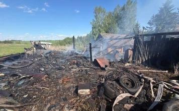 В Мстиславском районе произошёл пожар. Огонь уничтожил строение В Мстиславском районе произошёл пожар. Огонь уничтожил строение.