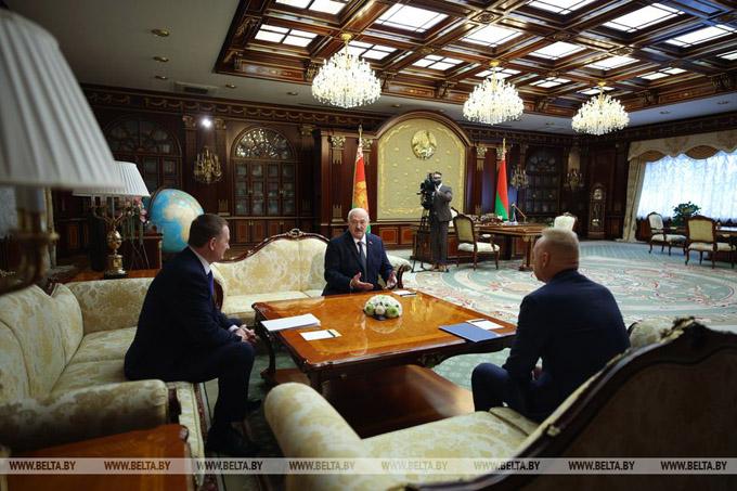 Неделя Президента: акценты на регионы, экономику и сотрудничество