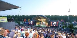 В Молодечно проходит юбилейный фестиваль белорусской песни и поэзии В Молодечно проходит юбилейный фестиваль белорусской песни и поэзии