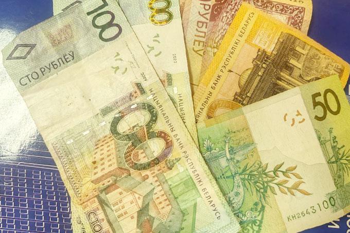 Насколько больше Белорусы стали тратить на непродовольственные товары