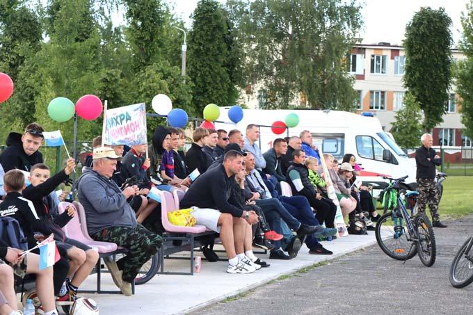 «Вихра» и «Чериков» сыграли вничью 3:3. Фото