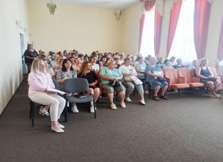 Чему учат в «Школе социального работника»