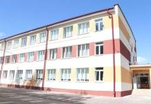 Безопасность учреждений образования. В гимназии установлена запорно-переговорная система.