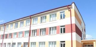 Безопасность учреждений образования. В гимназии установлена запорно-переговорная система.