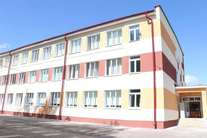 Безопасность учреждений образования. В гимназии установлена запорно-переговорная система.
