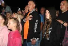 Патриотическая акция и салют стали ярким завершением праздника в райцентре Споём гимн вместе