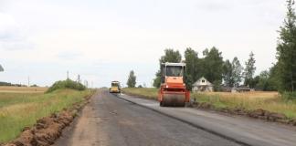 ДРСУ-174 на автодороге Кричев — Ходосы — Курманово ведёт укладку асфальта ДРСУ-174 на автодороге Кричев — Ходосы — Курманово ведёт укладку асфальта