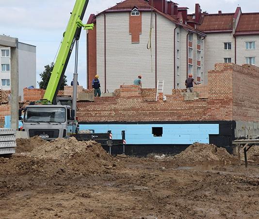 В Мстиславле продолжается строительство современного детского сада В Мстиславле продолжается строительство современного детского сада
