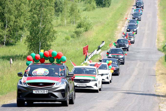IMG_9809 В Мстиславле автопробег ко Дню Независимости объединил жителей района.