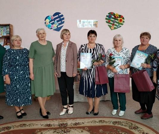 В Подлужанской библиотеке прошел вечер в честь тружениц села
