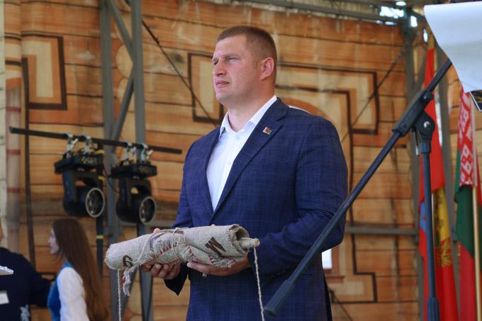 Рыцарский фест стартовал на Замковой горе: древний город вновь окунулся в эпоху рыцарей